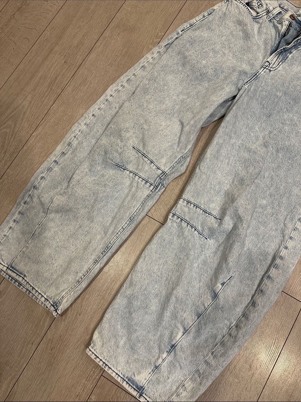 GAP Light Wash Blue Wide Leg Barrel Jeans - Picture 5 of 10